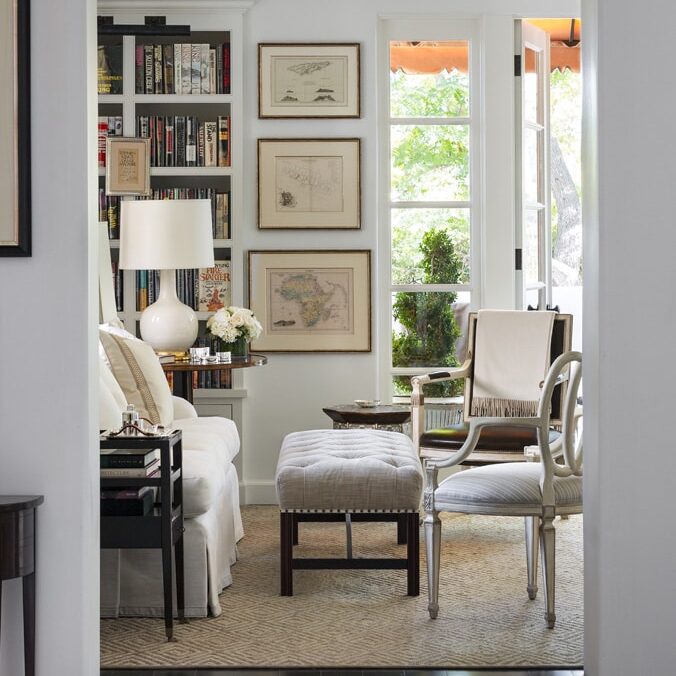 Beverly Hills Pied–à–terre - John DeBastiani Interiors